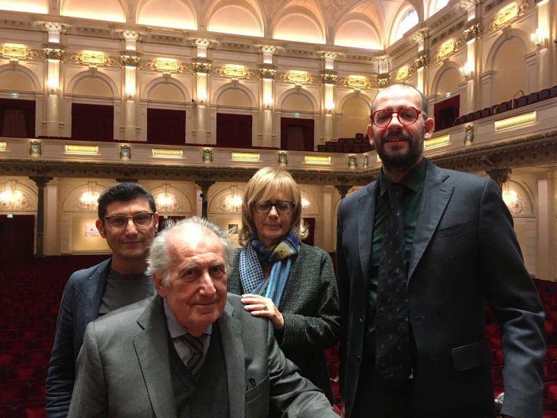 Andrea Belvedere al Concertgebouw di Amsterdam in occasione dell'esecuzione del Requiem di Wolfgang Amadeus Mozart con Coro e Orchestra Ghislieri nel 2019 © GhislieriMusica